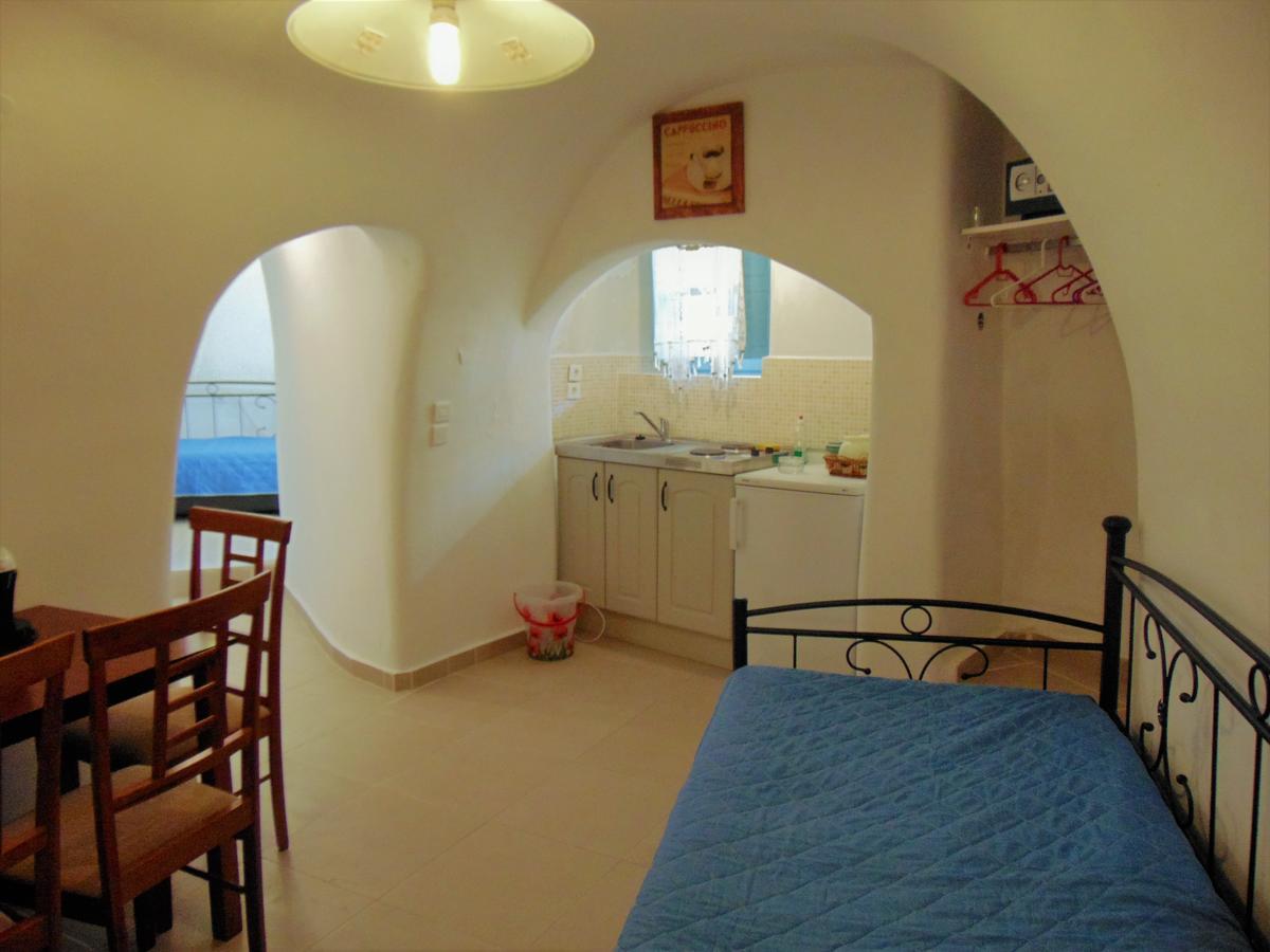 Archangels Traditional Houses 카르테라도스 외부 사진