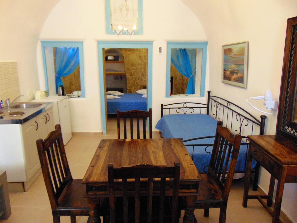 Archangels Traditional Houses 카르테라도스 외부 사진